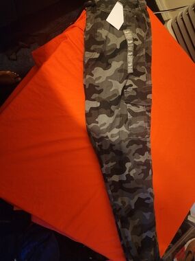 Brooklyn Cloth Men's Gray Camo Jogger Pants